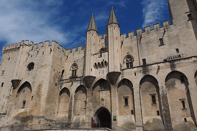 Papal trappings in Avignon