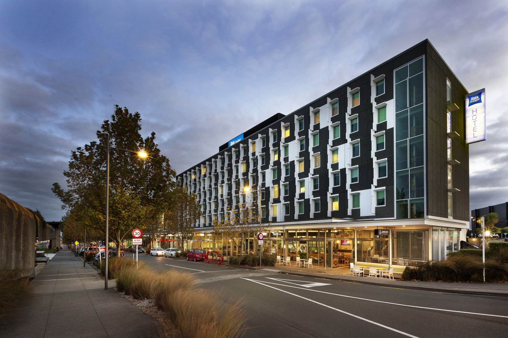 Hotel Check: ibis budget Auckland Airport