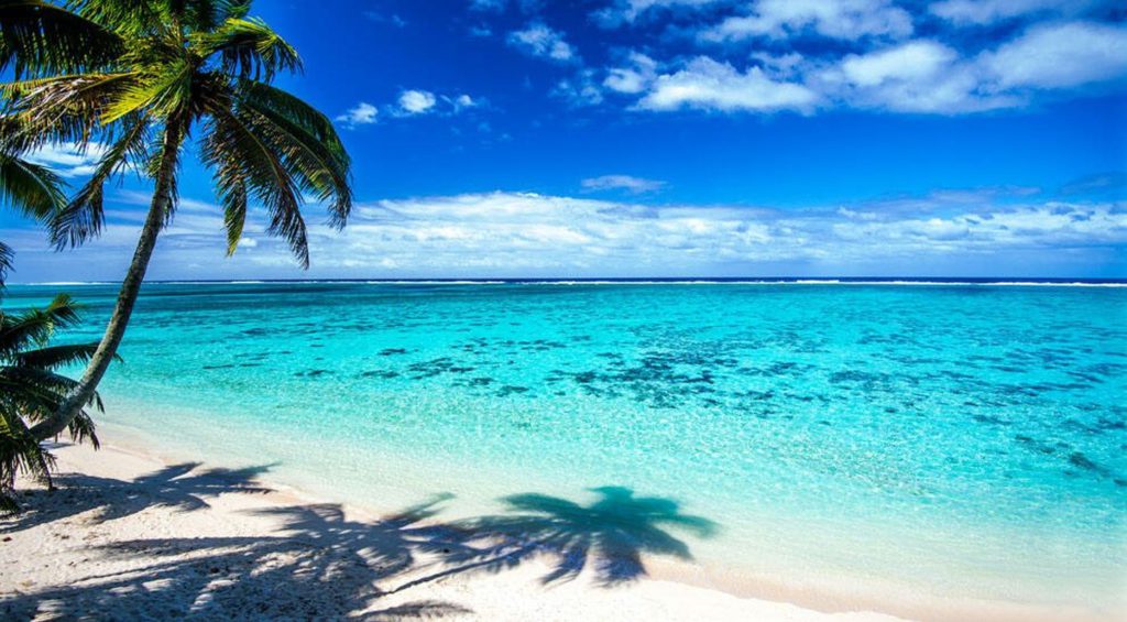 Beaches And Lagoon scene in Rarotonga. Credit Cook Islands Travel