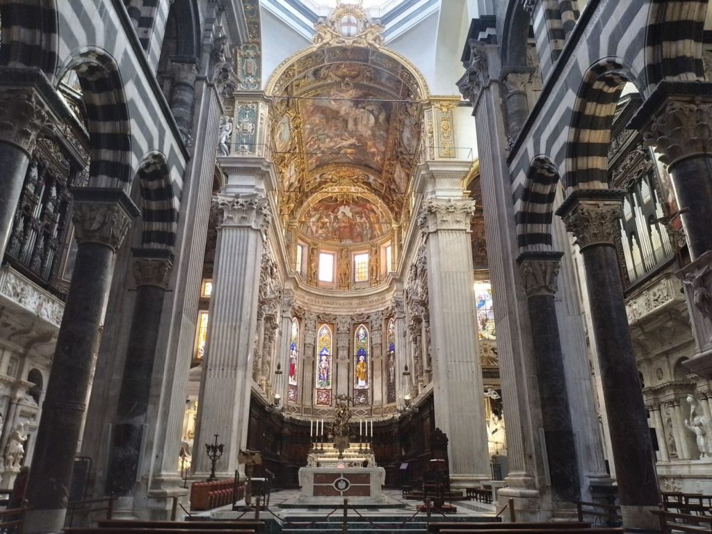 Inside San Lorenzo Cathedral.