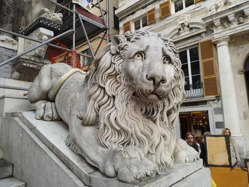 Sculptured lion outside San Lorenzo.