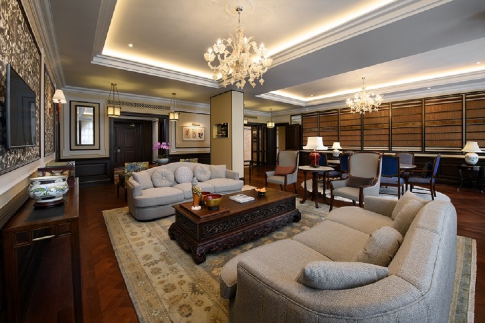 E&O - Pinang Suite living room