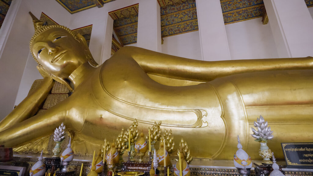 Reclining Buddha at Klong Wai Sat temple